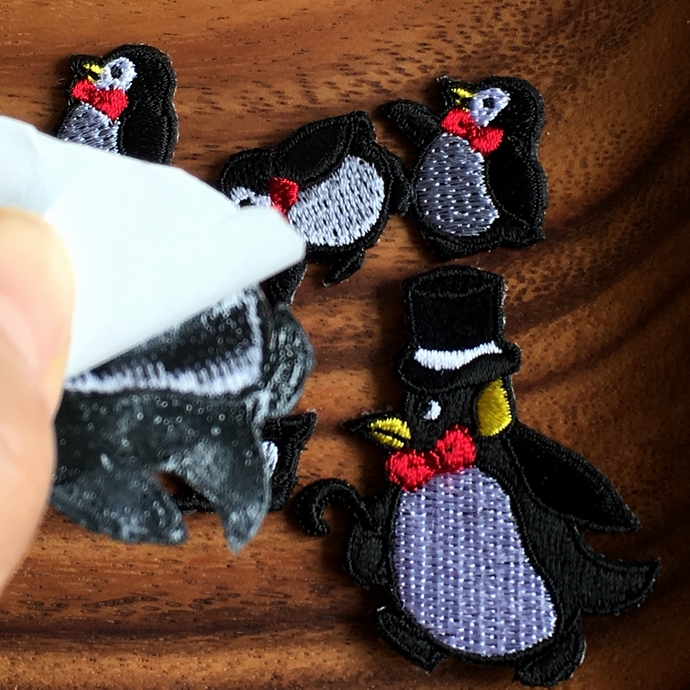 ペンギン刺繍行進[シルクハット]ワッペン背面加工