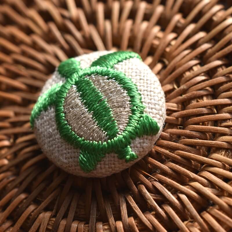 緑色のホヌ海亀くるみボタン刺繍ブローチ/22