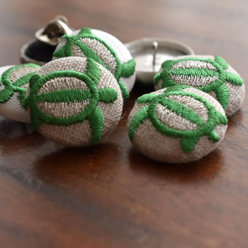 緑色のホヌ海亀くるみボタン刺繍ブローチ/22
