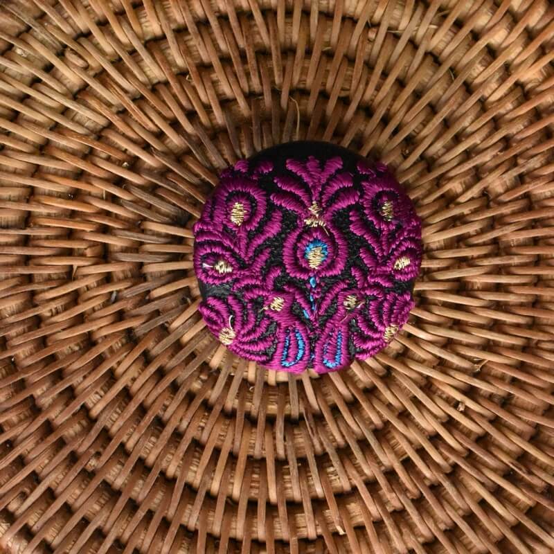 紫ハンガリー孔雀くるみボタンブルー刺繍ブローチ/29