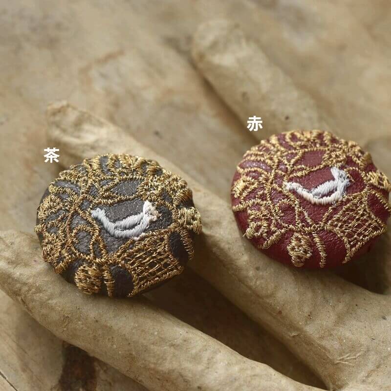 ハンガリー鳥カゴかずら刺繍くるみボタンアクセサリー:29mm｜mimi刺繍