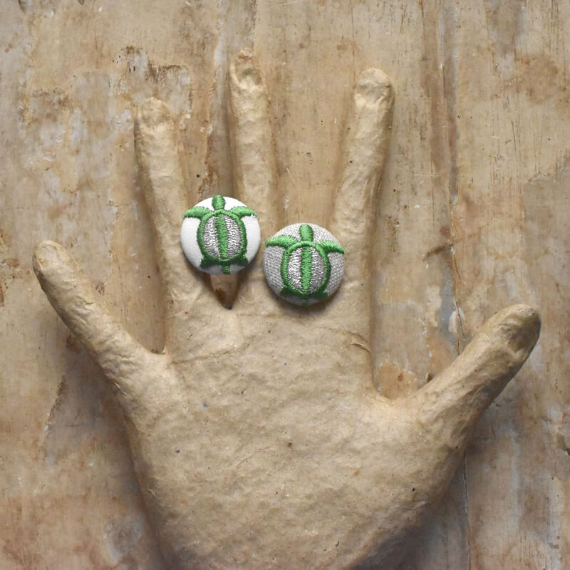 緑色のホヌ海亀くるみボタン刺繍ブローチ/22