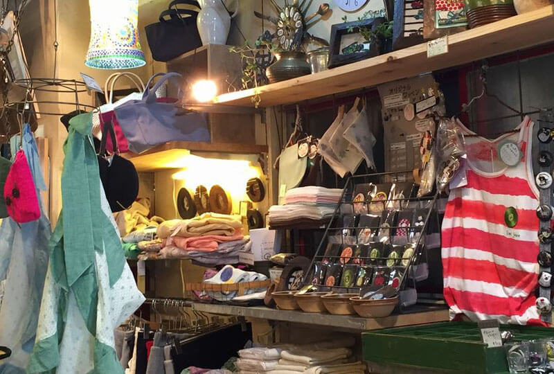 mimi刺繍メヌイアンの店内風景