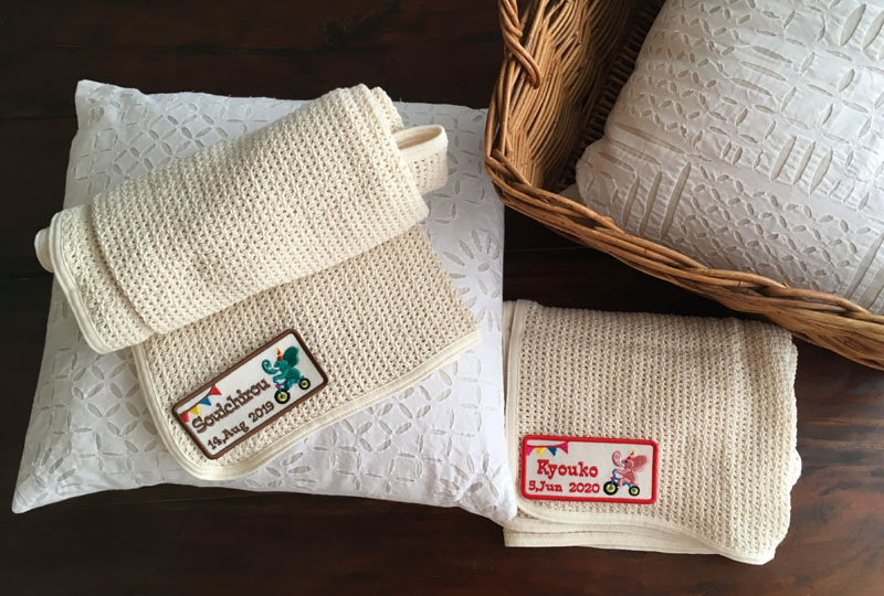mimi刺繍の名入れ刺繍ギフト：命名ワッペン象&ブランケット箱入り