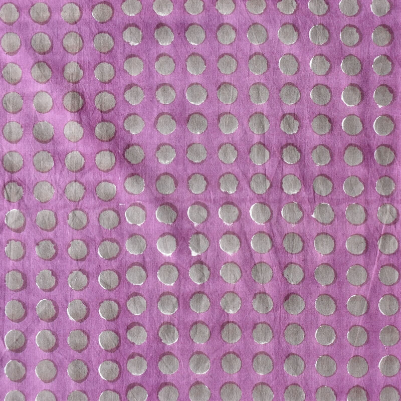 ポルカドットのプリントハンカチ