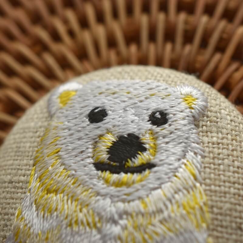 白熊イエローくるみボタン刺繍ブローチ/38