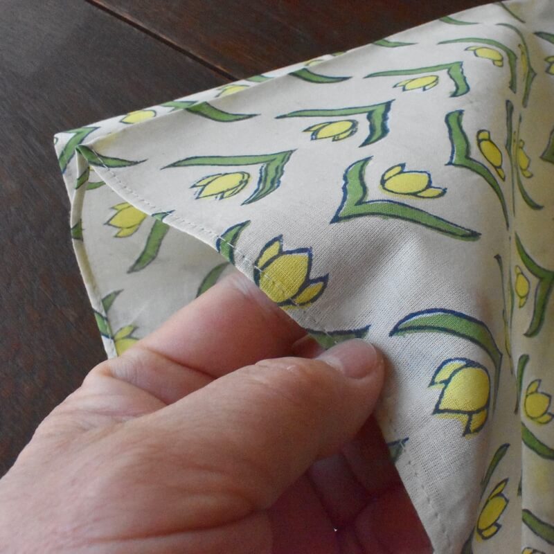 チューリップのお花畑プリントハンカチ