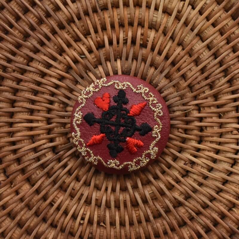 金トランプくるみボタン刺繍ブローチ/29