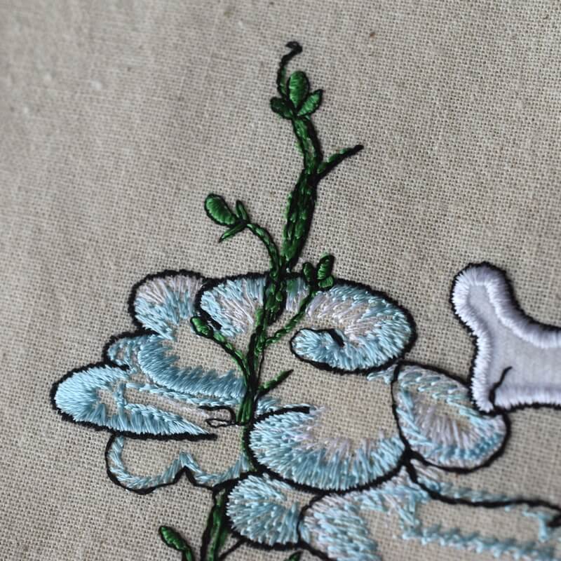 みみっちーの翼を授かる刺繍バック