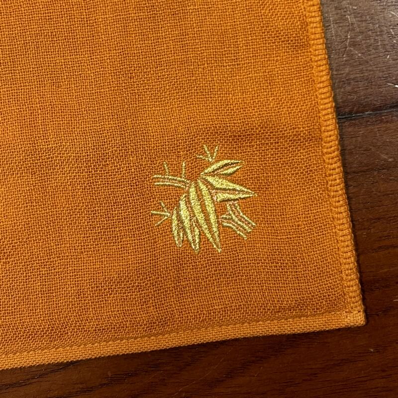 根笹の刺繍図案ハンカチ