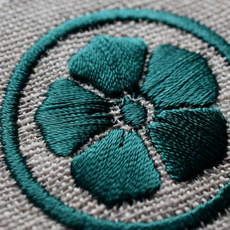 丸に桔梗の刺繍図案