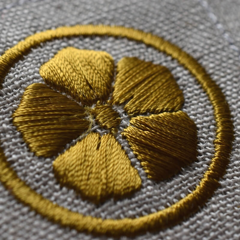 丸に桔梗の刺繍図案