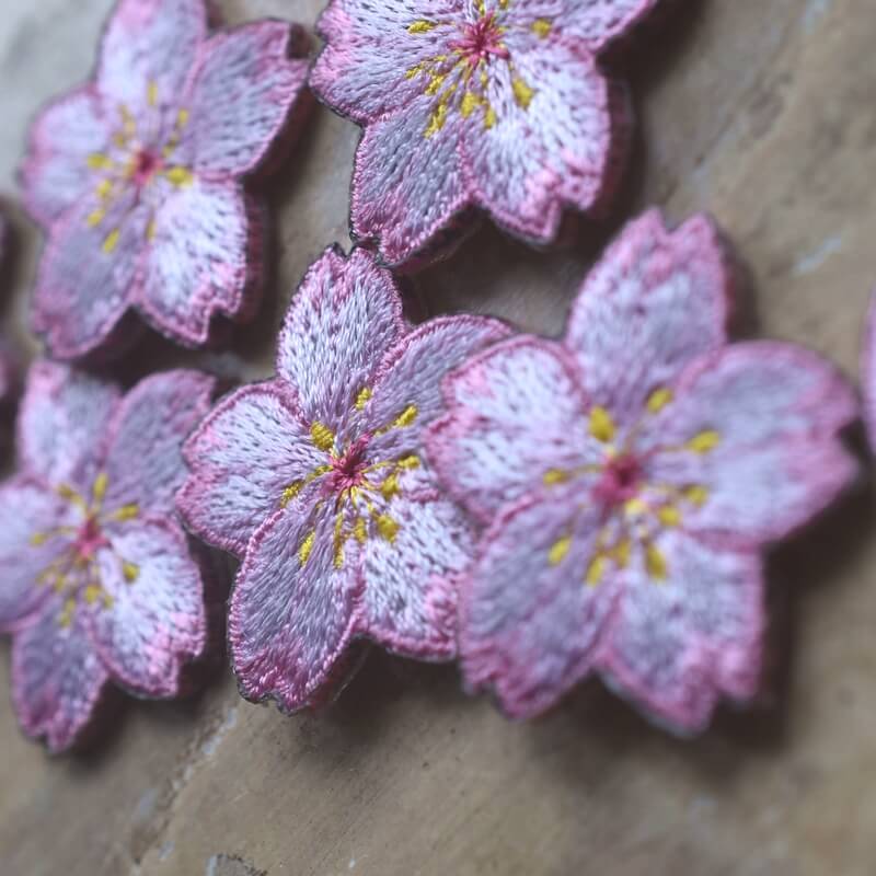 桜の刺繍ワッペン