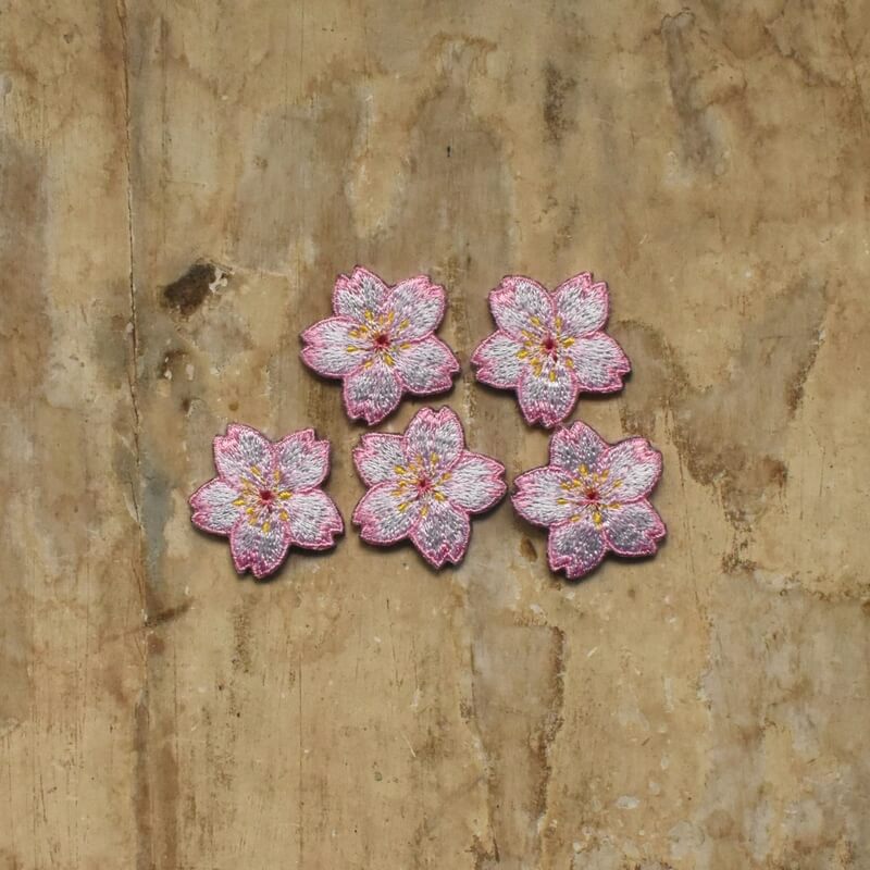 桜の刺繍ワッペン