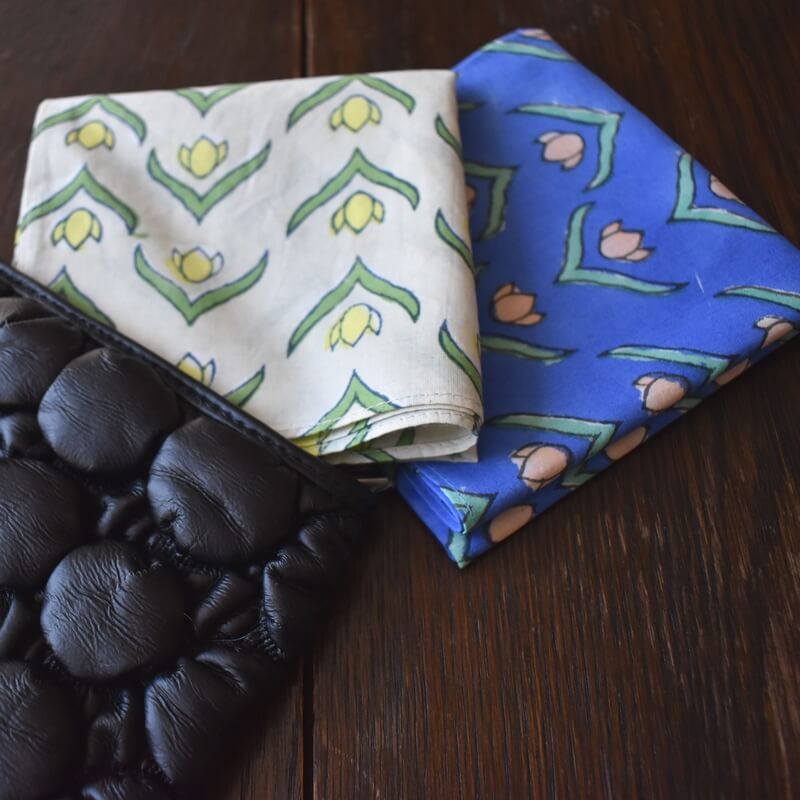 チューリップのお花畑プリントハンカチポーチ