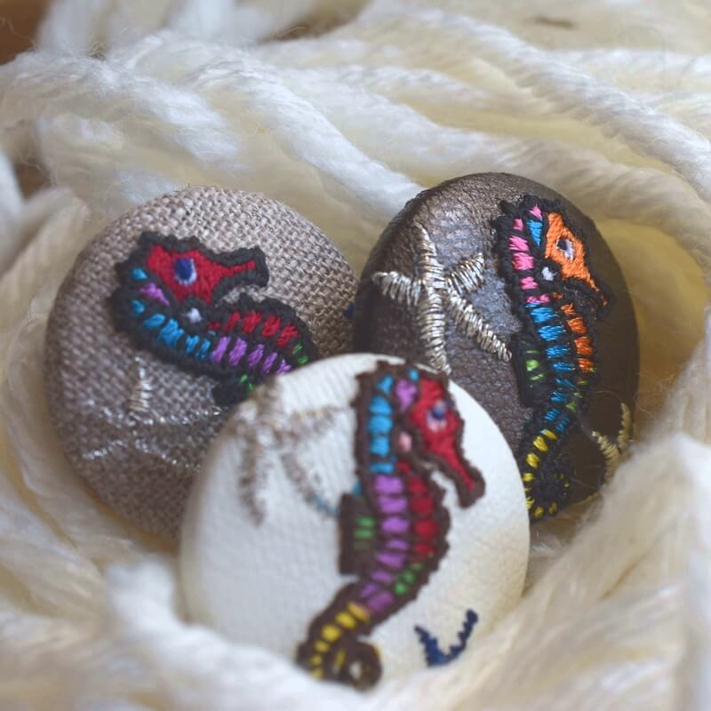 タツノオトシゴヒトデくるみボタン刺繍ブローチ/29