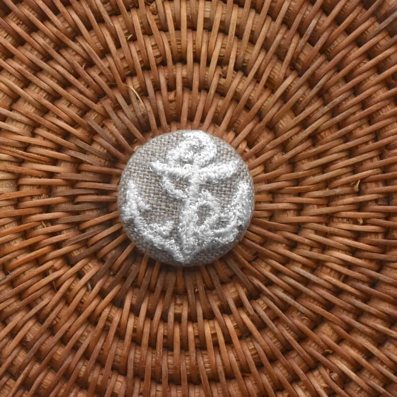 アンカー白い碇･くるみボタン刺繍ブローチ/22