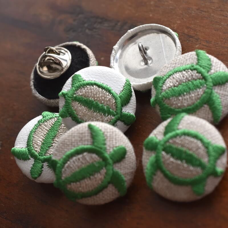 緑色のホヌ海亀くるみボタン刺繍ブローチ/22
