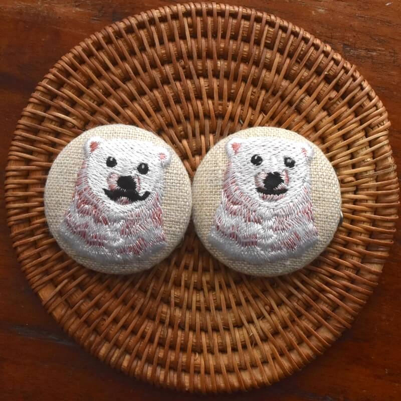 白熊ピンクくるみボタン刺繍ブローチ/38