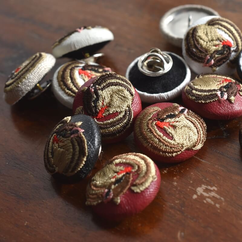 りすくるみボタン刺繍ブローチ/22