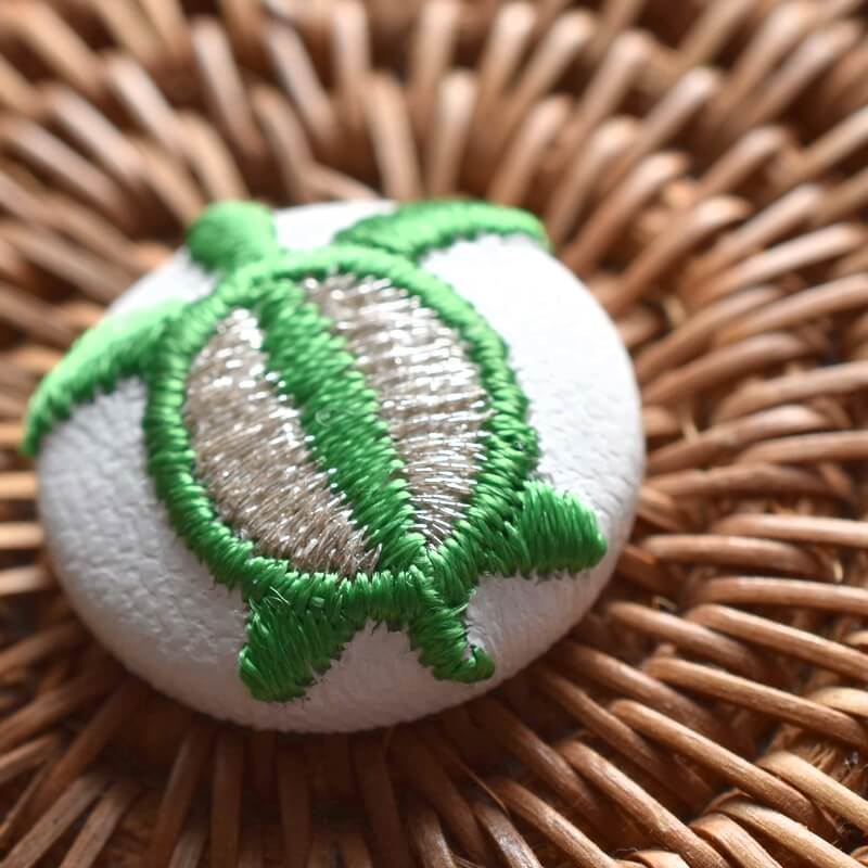 緑色のホヌ海亀くるみボタン刺繍ブローチ/22