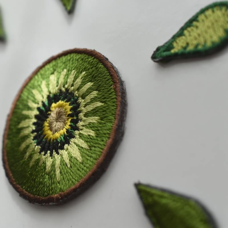 キウイの刺繍花火(M)(L)ステッカーワッペン