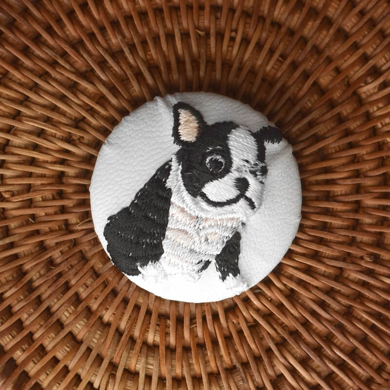 フレンチブルドックくるみボタン刺繍ブローチ/38