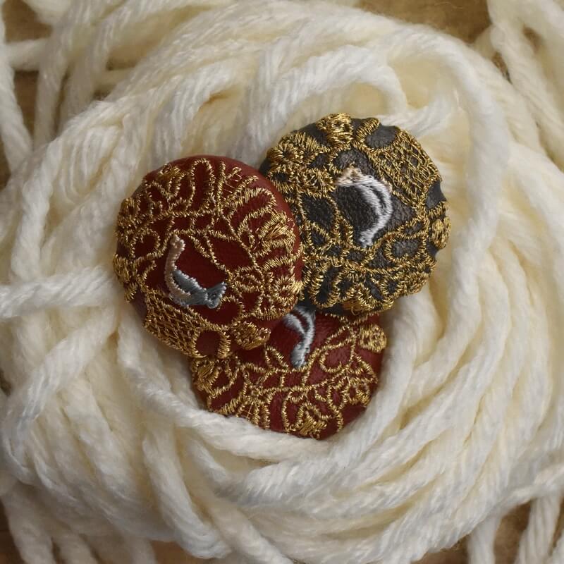 ハンガリー鳥カゴかずら刺繍くるみボタンアクセサリー:29mm｜mimi刺繍