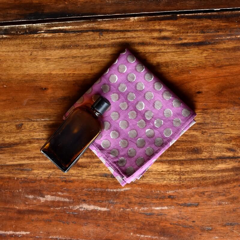 ポルカドットのプリントハンカチ