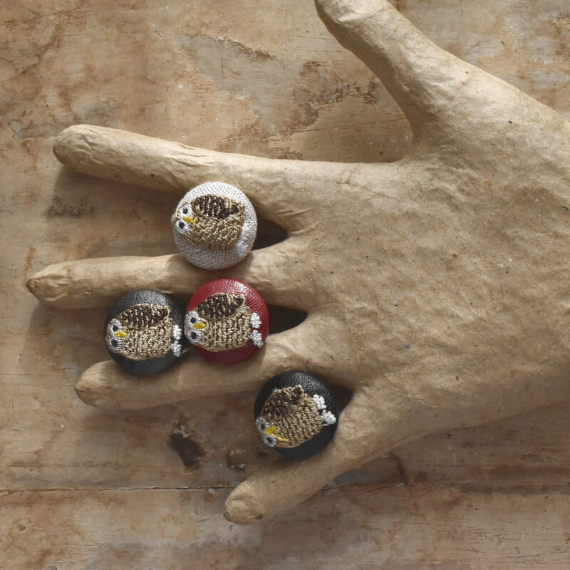 フクロウくるみボタン刺繍ブローチ/22