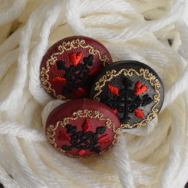 金トランプくるみボタン刺繍ブローチ/29