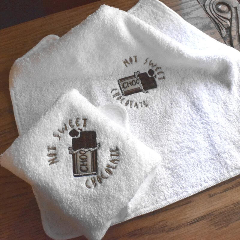 板チョコの刺繍タオル２枚
