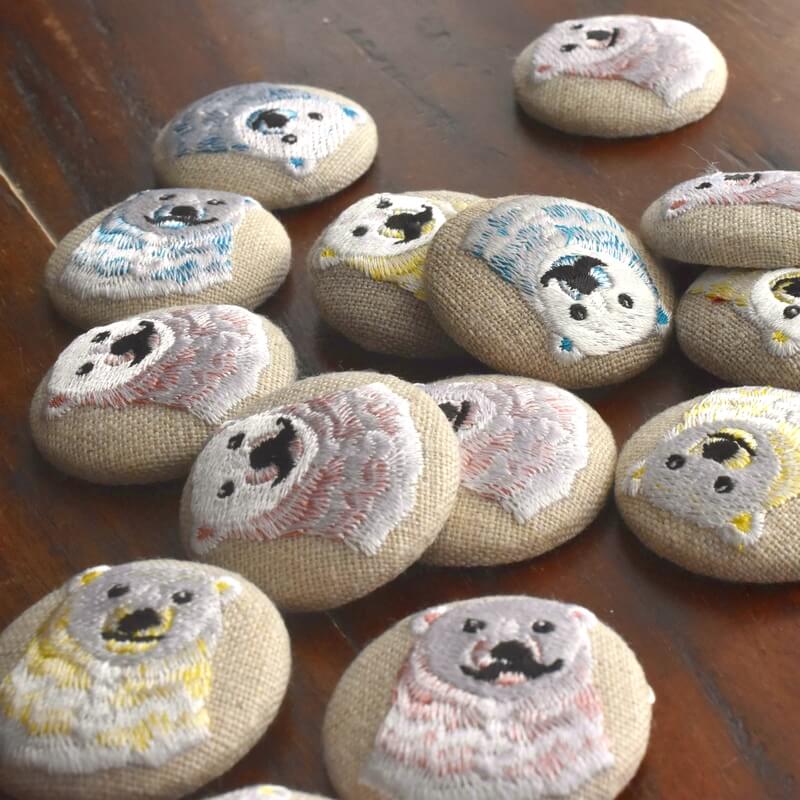 白熊くるみボタン刺繍ブローチ/38