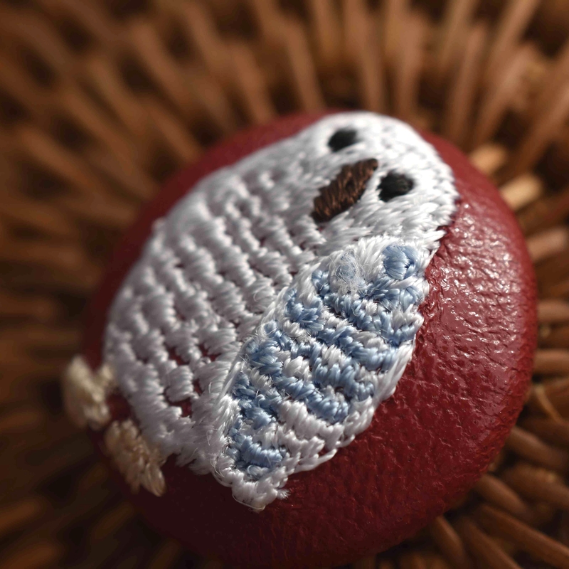 白フクロウくるみボタン刺繍ブローチ/22