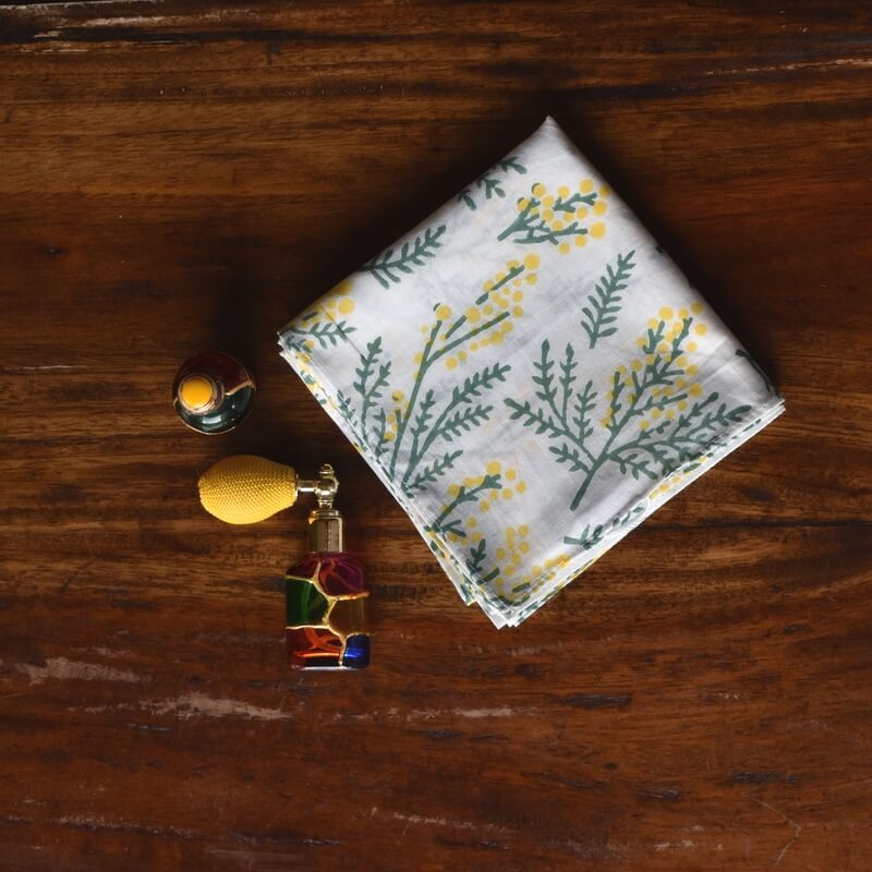 ミモザの園プリントハンカチ