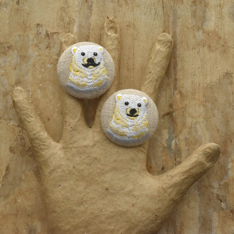 白熊イエローくるみボタン刺繍ブローチ/38
