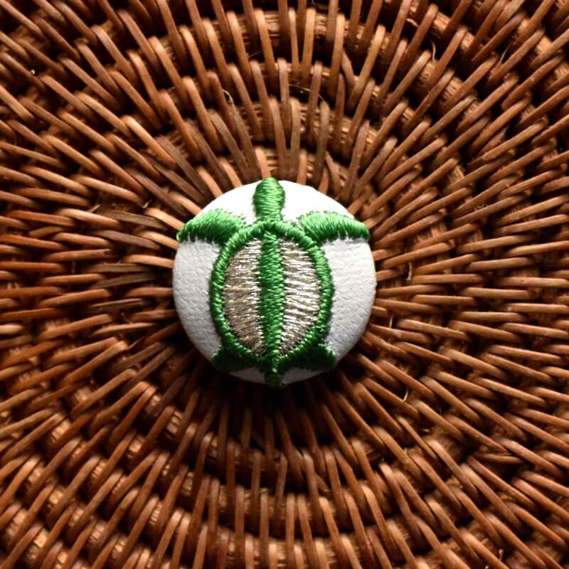 緑色のホヌ海亀くるみボタン刺繍ブローチ/22