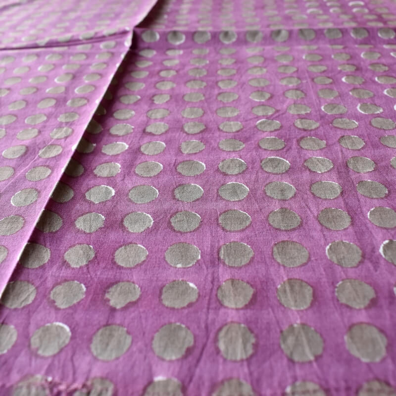 ポルカドットのプリントハンカチ