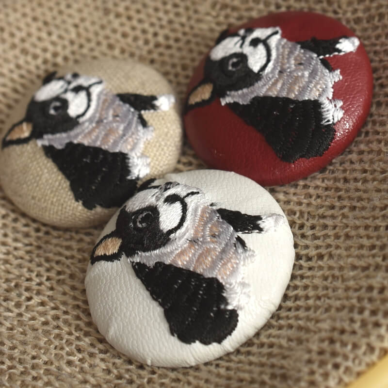 フレンチブルドックくるみボタン刺繍ブローチ/38