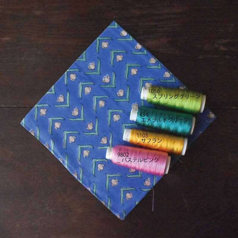 チューリップのお花畑プリントハンカチ