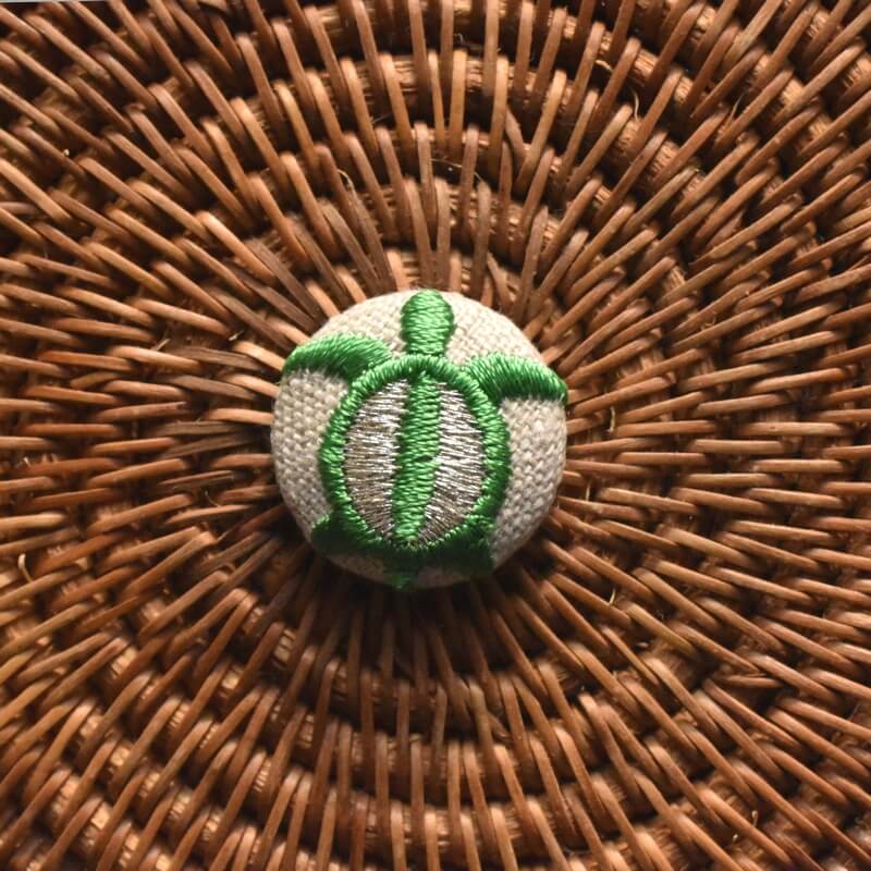 緑色のホヌ海亀くるみボタン刺繍ブローチ/22