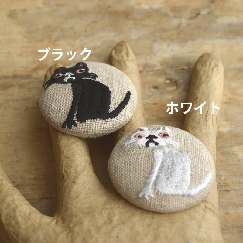 桃色猫へのじくるみボタン刺繍ブローチ/38