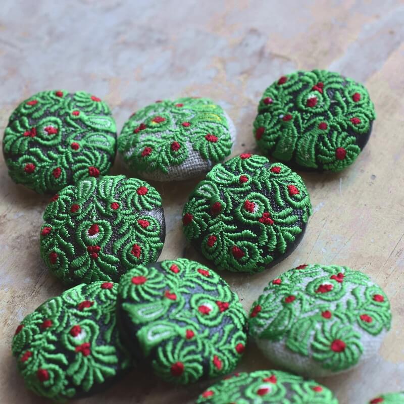 緑ハンガリー孔雀くるみボタンブルー刺繍ブローチ/29