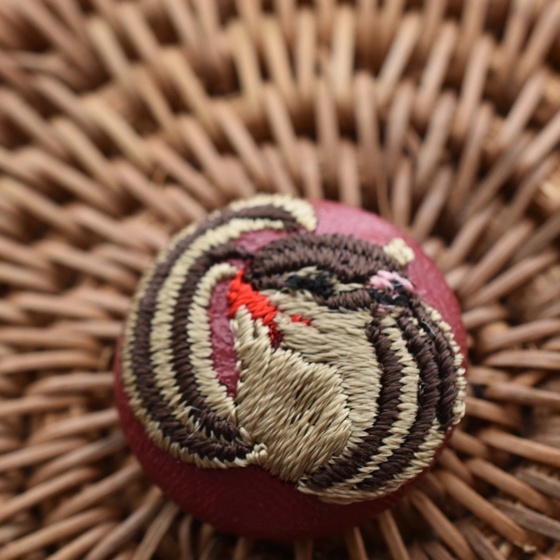 りすくるみボタン刺繍ブローチ/22