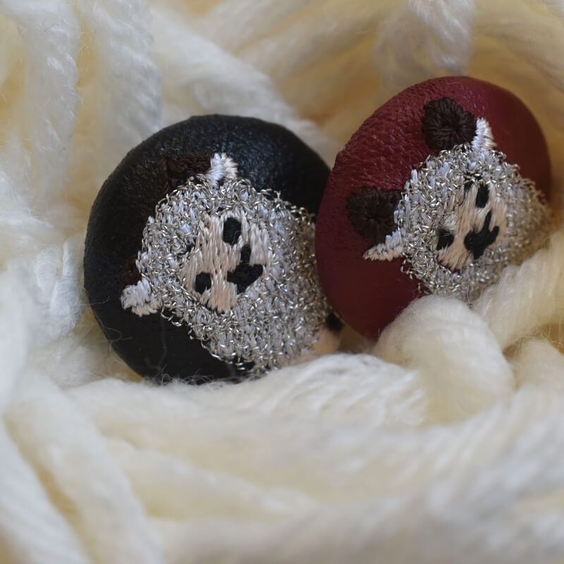 ヒツジくるみボタン刺繍ブローチ/22
