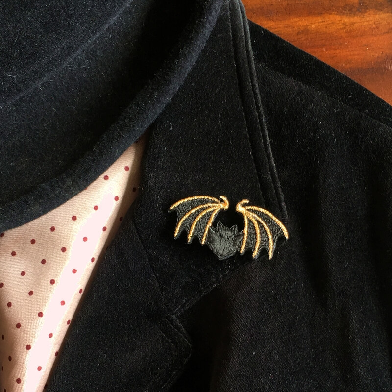 コウモリ刺繍ブローチジャケット