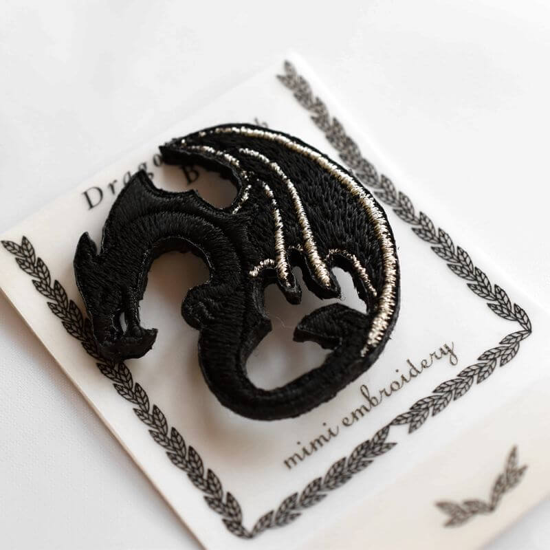 ドラゴン刺繍ブローチブラック