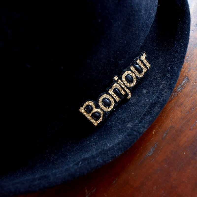 ボンジュール［Bonjour］刺繍クリップ帽子