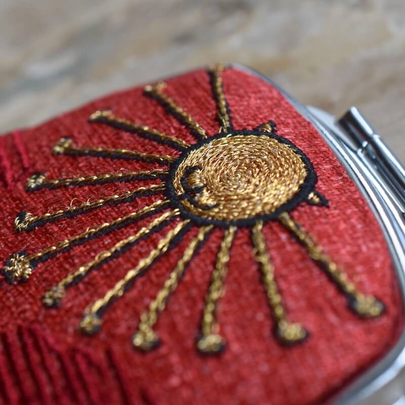 永遠の美刺繍のコンパクトミラー　