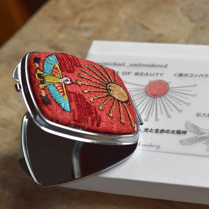 永遠の美刺繍のコンパクトミラー　
